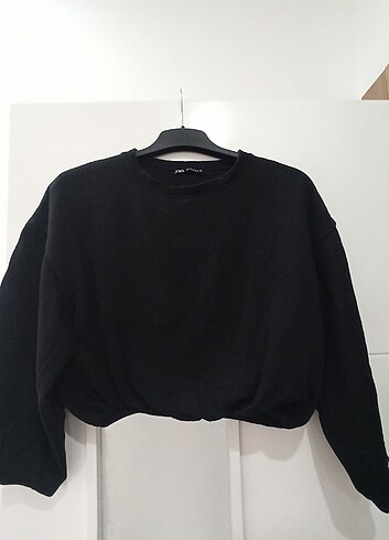 Zara Sweatshirt büzgülü crop 