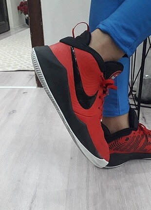 Kırmızı Nike