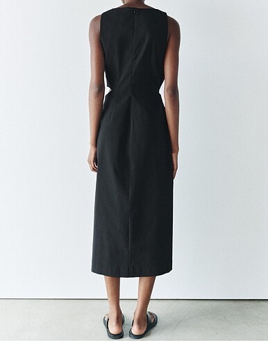 Zara Zara cut out detaylı midi elbise