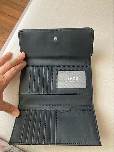  Beden siyah Renk ORİJİNAL GUESS CÜZDAN