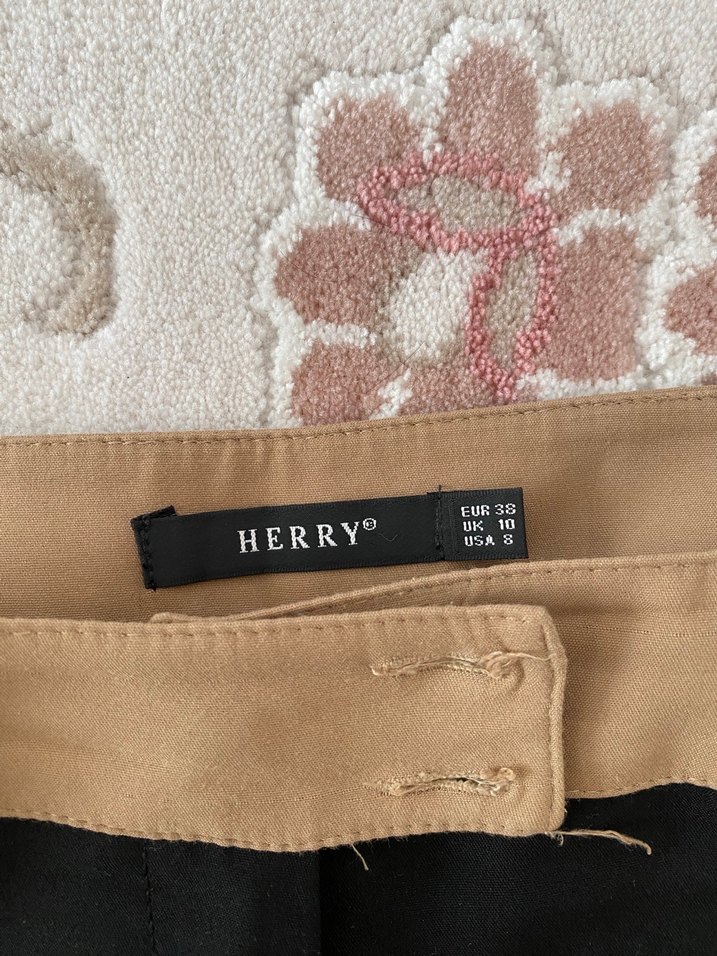 Bej Kemerli Siyah Kumaş Kadın Pantolon - Görsel 2