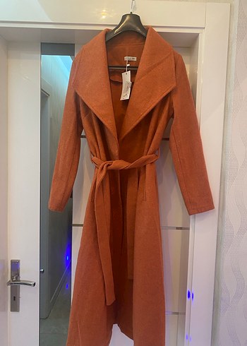 Uzun turuncu Düğmeli Kadın Kaban - Görsel 2