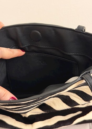 Kürk Detaylı Zebra Desenli Kadın Deri Çanta - Görsel 6