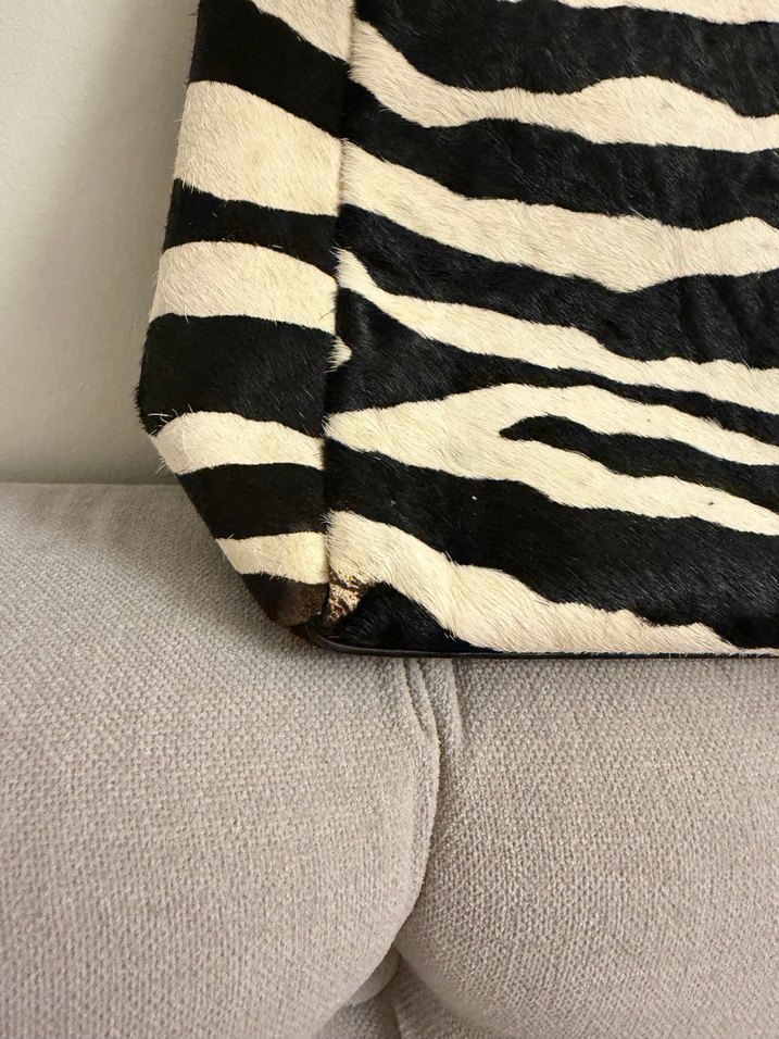 Kürk Detaylı Zebra Desenli Kadın Deri Çanta - Görsel 2