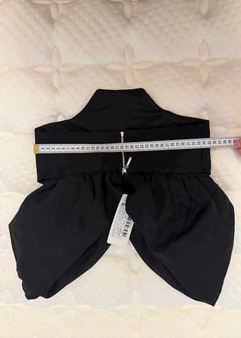 Siyah V Yaka Bluz - Görsel 3