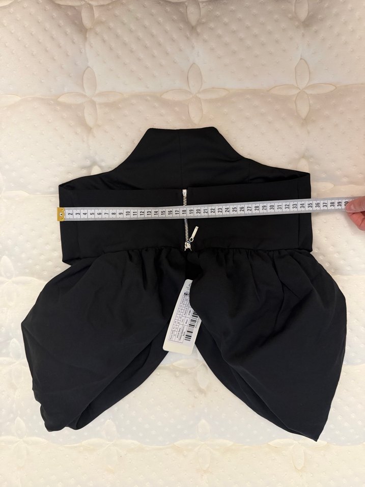 Siyah V Yaka Bluz - Görsel 3