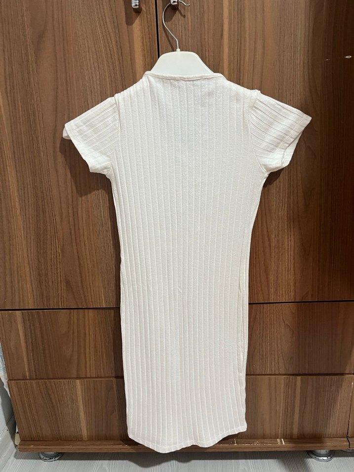 Beyaz V Yakalı Kısa Kollu Mini Triko Elbise - Görsel 3