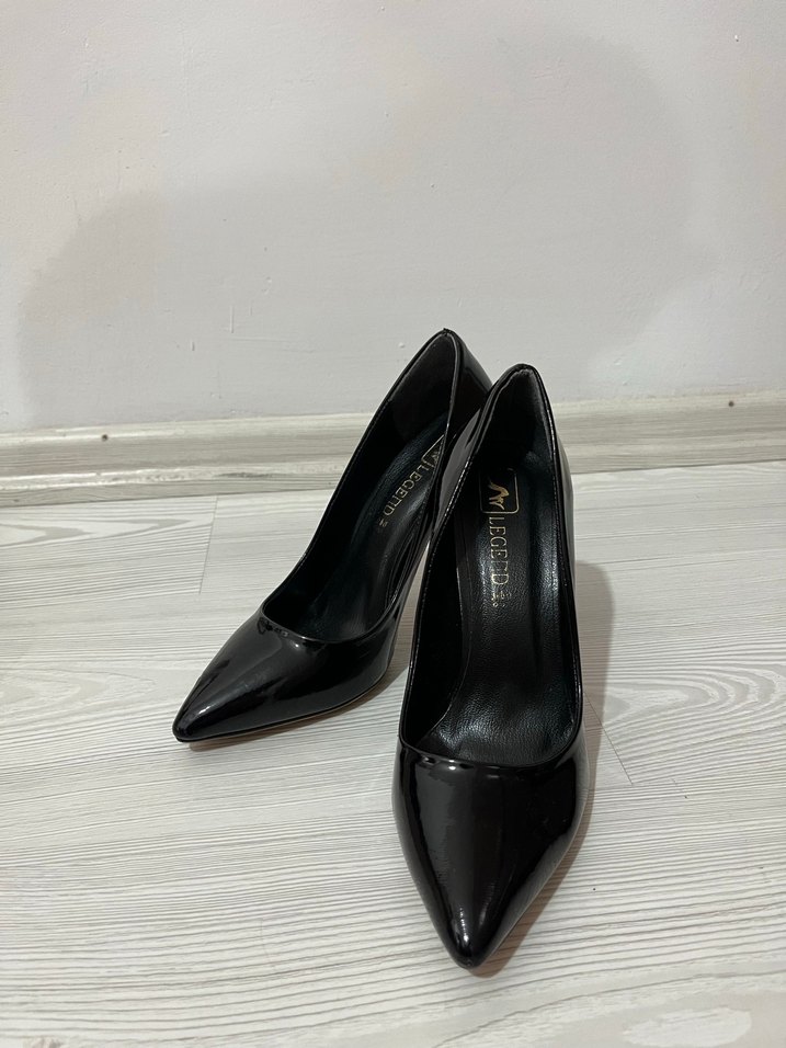 Siyah Parlak Stiletto Kadın Topuklu Ayakkabı - Görsel 4