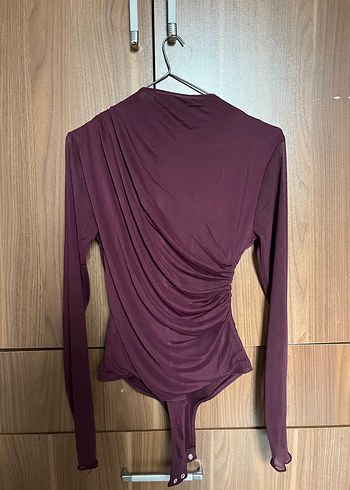 STRADİVARİUS ETİKETLİ SIFIR Bordo Drapeli Uzun Kollu Kadın Bluz - Görsel 3