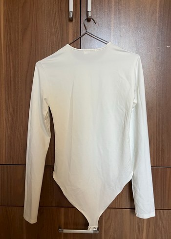 Stradivarius Beyaz uzun Kollu çıtçıtlı body - Görsel 3