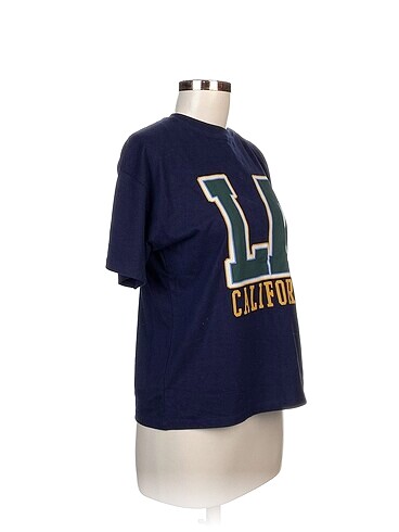 Pull and Bear Pull and Bear T-shirt %70 İndirimli.