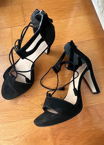 Siyah Süet Bağcıklı Stiletto Topuklu Kadın Ayakkabı