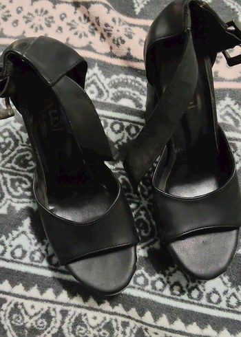 Siyah Platform Topuklu Kadın Ayakkabı - Görsel 2