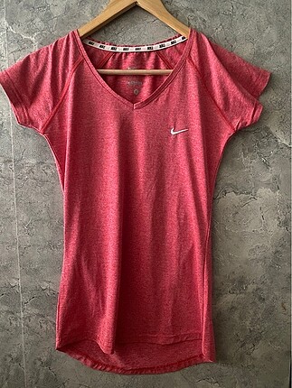 Nike tshirt