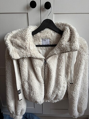 Pelus mont bershka