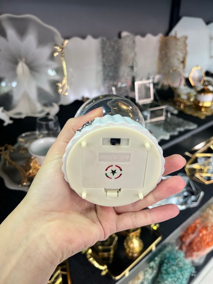 Renkli Balonlu Beyaz Kar Küresi - Görsel 2