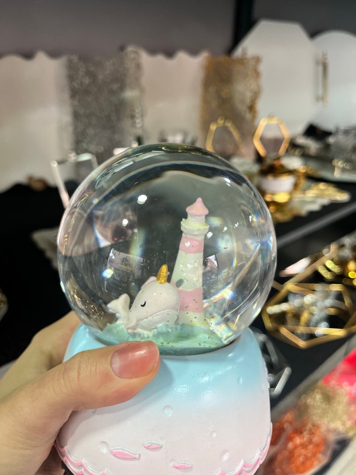 Renkli Deniz Feneri Kar Küresi Figürü - Görsel 2