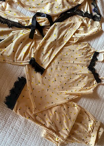 xl Beden Sarı Limon Desenli Sabahlıklı Pijama Takımk