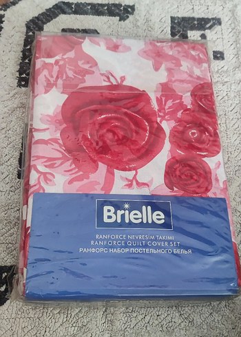 Brielle Karanfiller Desenli Ranforce Nevresim Takımı