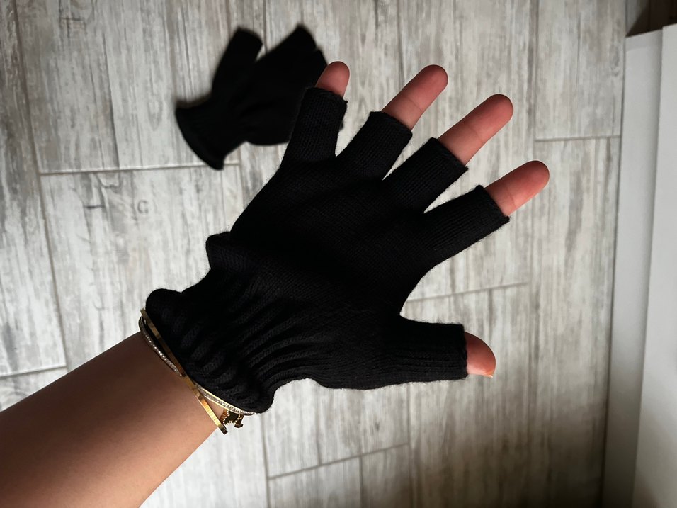 Siyah Örgü Parmaksız Kadın Eldiveni - Görsel 2