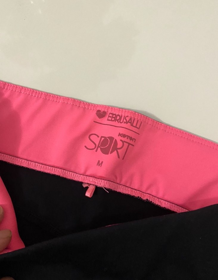 Pembe Detaylı Siyah Kadın Spor Tayt - Görsel 3