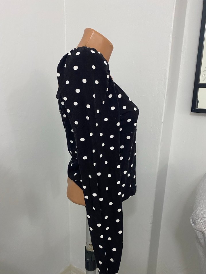 Puantiye Desenli Siyah Mini Bluz - Görsel 3