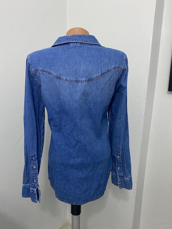 Düğmeli Mavi Denim Kadın Gömlek - Görsel 3