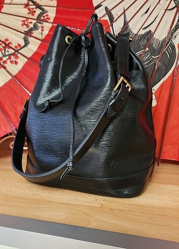 LOUİS VUİTTON Epi Leather Bucket Bag