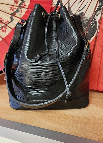 Beden LOUİS VUİTTON Epi Leather Bucket Bag