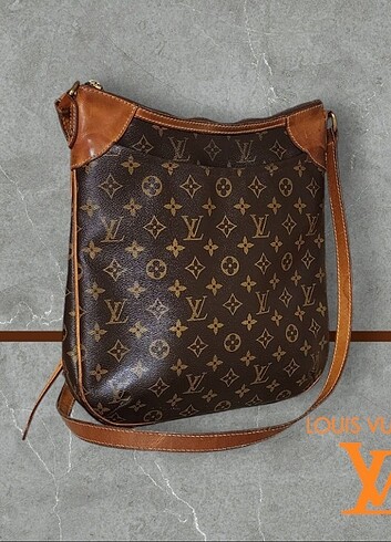 LOUİS VUİTTON Monogram Odeon MM Crossbody