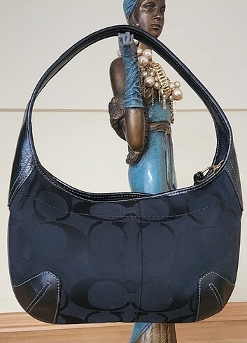 Beden COACH Monogram Hobo Bag