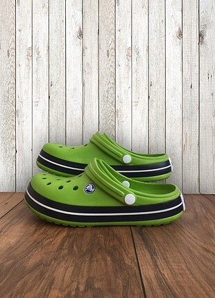 Crocs model terlik