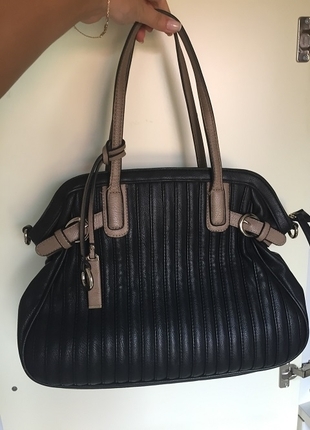 34*27 cm ölçülerinde siyah ,modern çanta