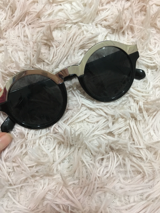 H&M güneş gözlüğü