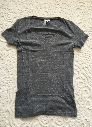 H&M V yaka tshirt