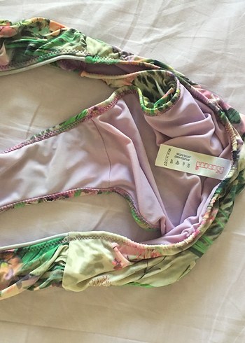 Kom Kom Çiçekli Bikini Takımı
