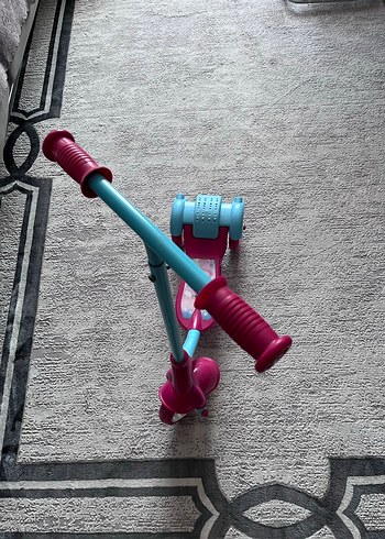 Pembe 3 Tekerlekli Frenli Çocuk Scooter Figürlü - Görsel 2