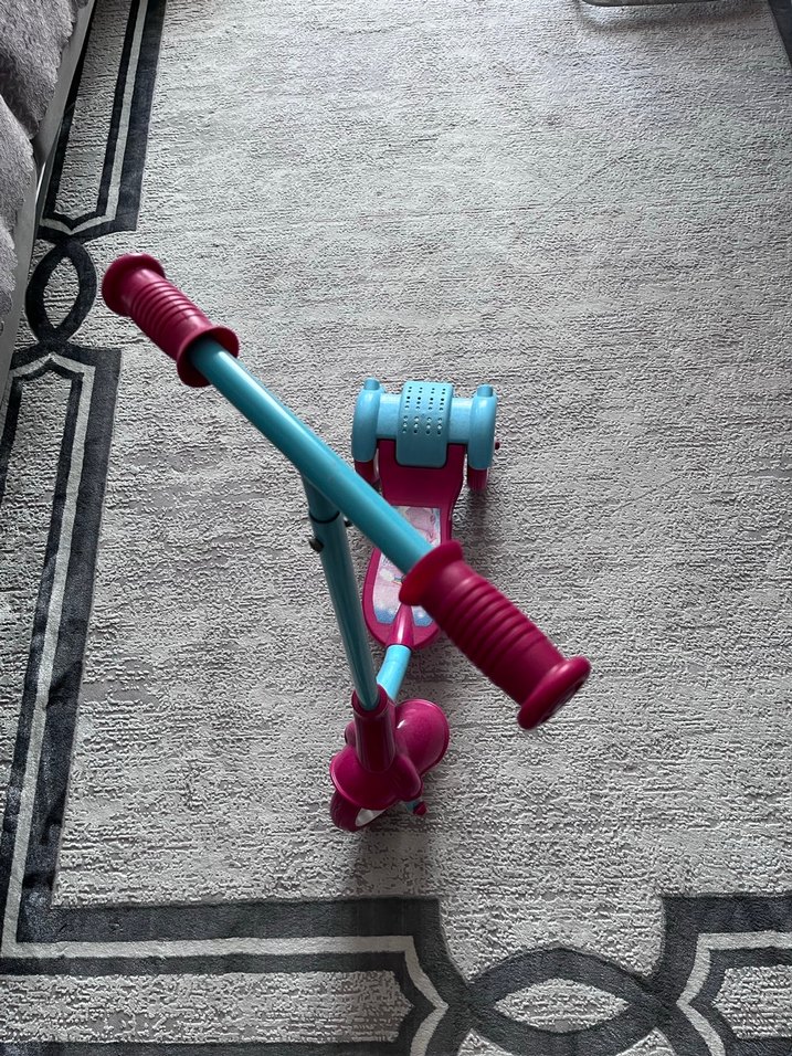 Pembe 3 Tekerlekli Frenli Çocuk Scooter Figürlü - Görsel 2