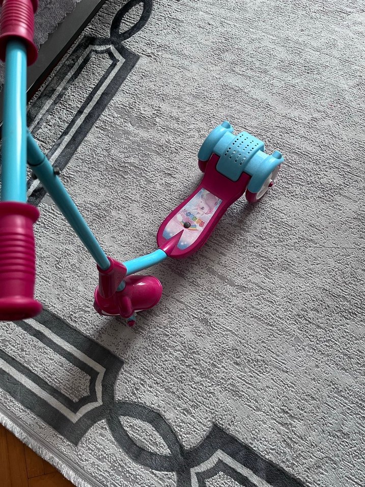 Pembe 3 Tekerlekli Frenli Çocuk Scooter Figürlü - Görsel 3