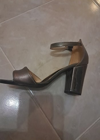 37 Beden camel Renk Bej Desenli Tokalı Topuklu Kadın Ayakkabı