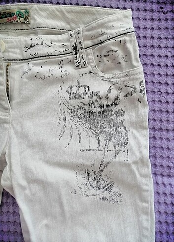 28 Beden Koton klasik kesim çiçek desen baskı kot pantolon