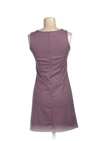40 Beden PreLoved Kısa Elbise %70 İndirimli.