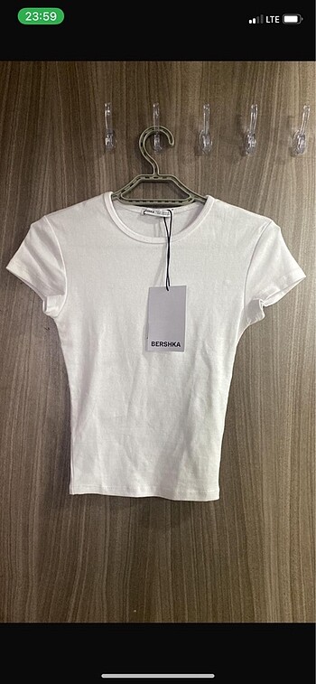 Bershka tshirt