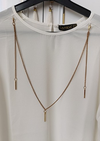 Zincir Detaylı Beyaz Kadın Bluz - Görsel 2