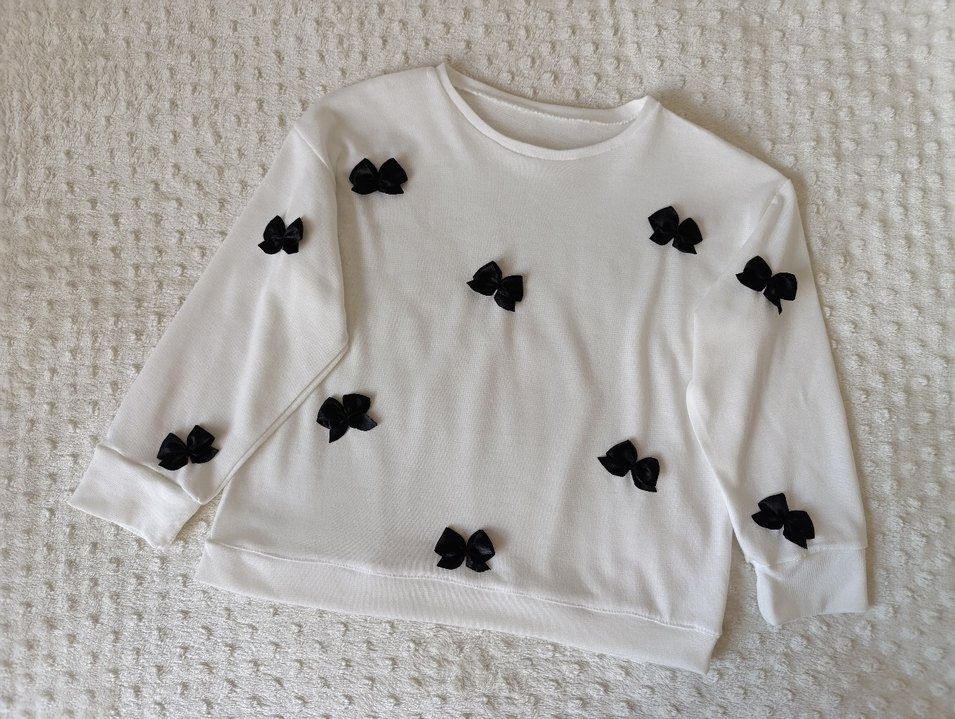 Beyaz Kız Sweatshirt Siyah Fiyonklu - Görsel 2