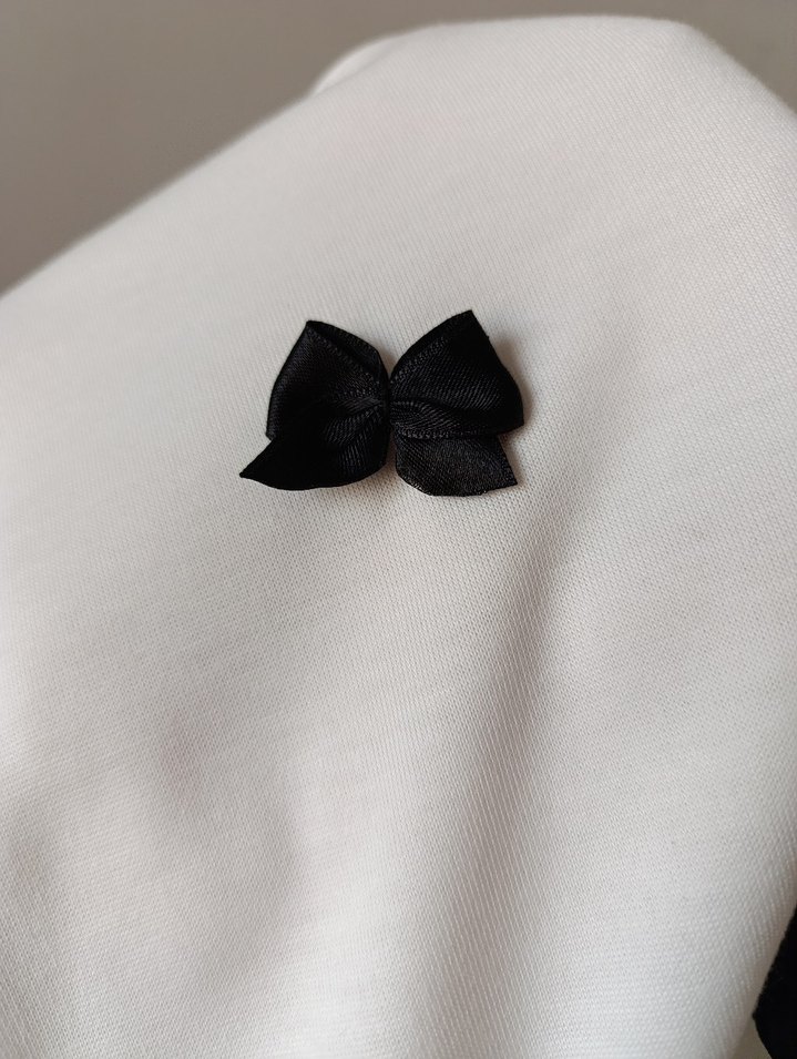 Beyaz Kız Sweatshirt Siyah Fiyonklu - Görsel 4