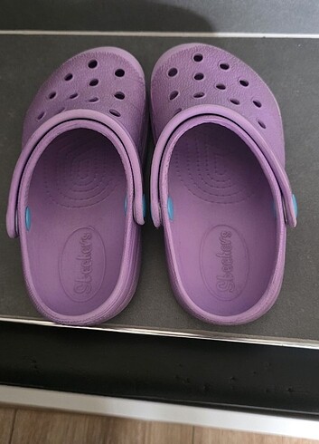 Skechers çocuk terlik