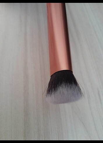 Beden Renk real techniques expert face brush