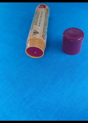 Beden Burts bees pomegranate dudak balm