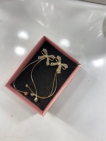 Accessorize gold incili küpe